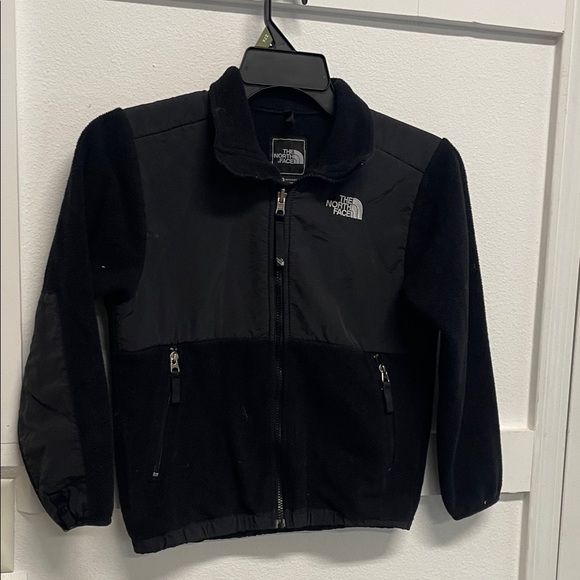 The North Face Kids Black Fleece Jacket - Picture 1 of 3